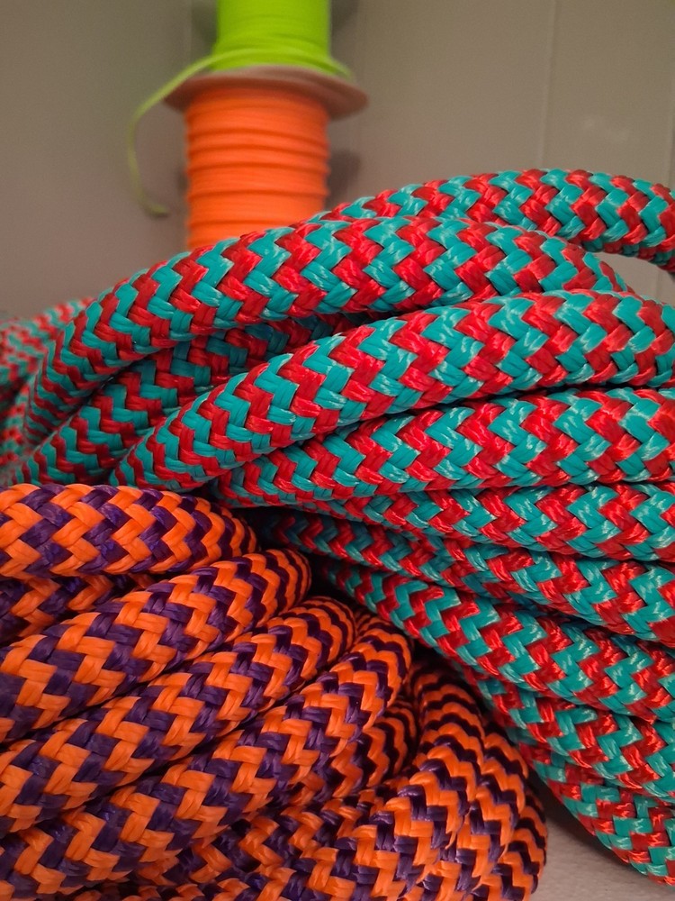9/16 x 62 ft. Double Braid-Yacht Braid Polyester Rope. Herringbone Turq/red