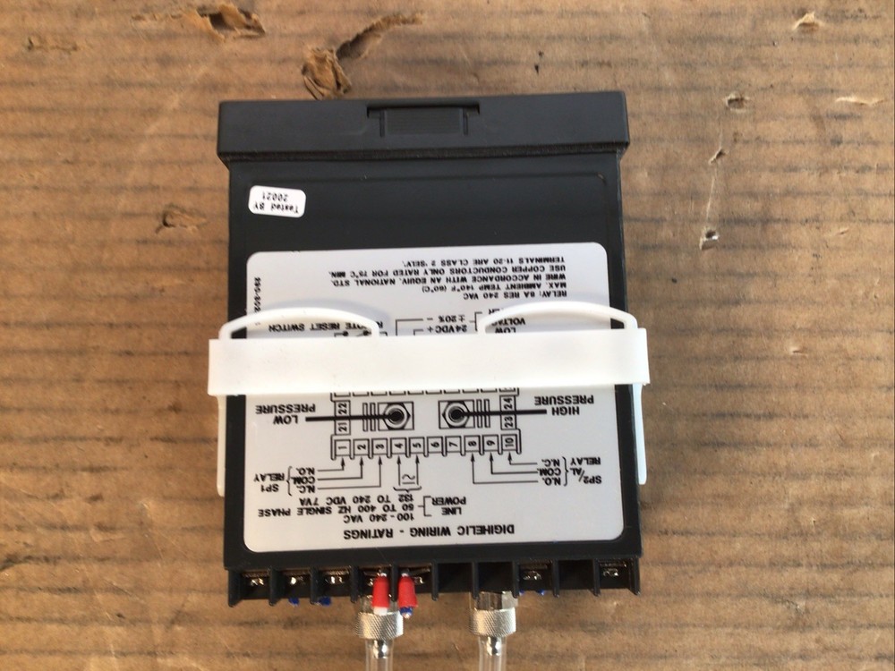 DWYER DH-015 Pressure Controller