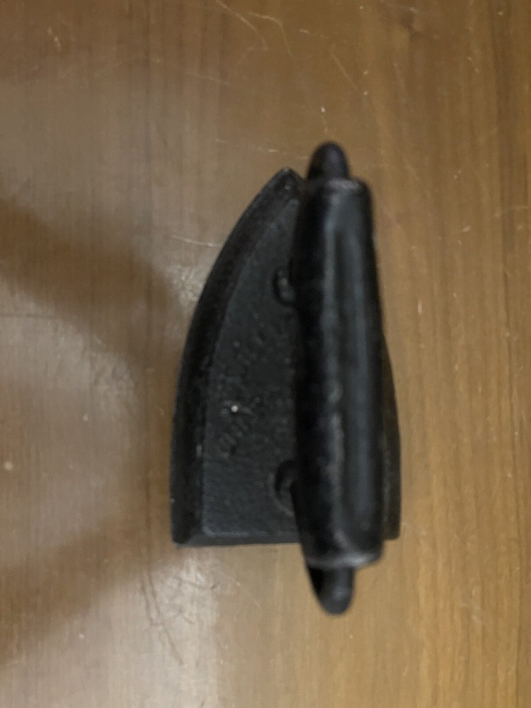 Vintage Sad Cast Iron Flat Iron. Iron Vintage