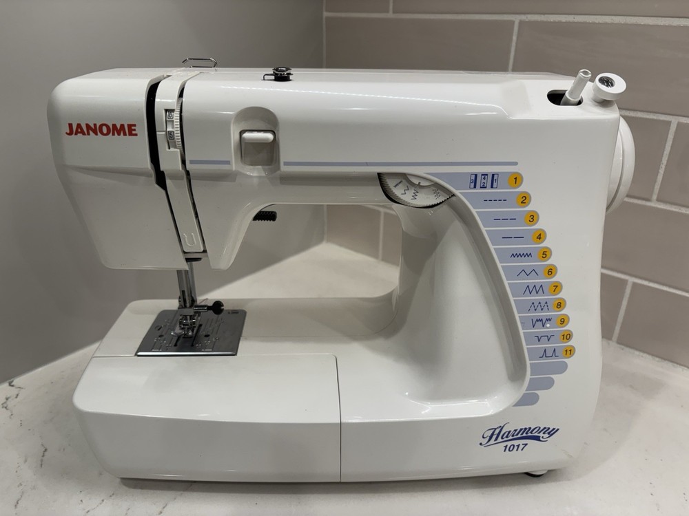 Janome Harmony 1017 Sewing Machine 2005...MUST SEE!