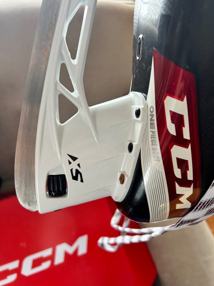 CCM Jetspeed Skates size 9.5 Regular FT475
