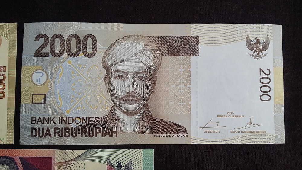INDONESIA 5000 2000 1000 Rupiah 3 x UNC Banknotes