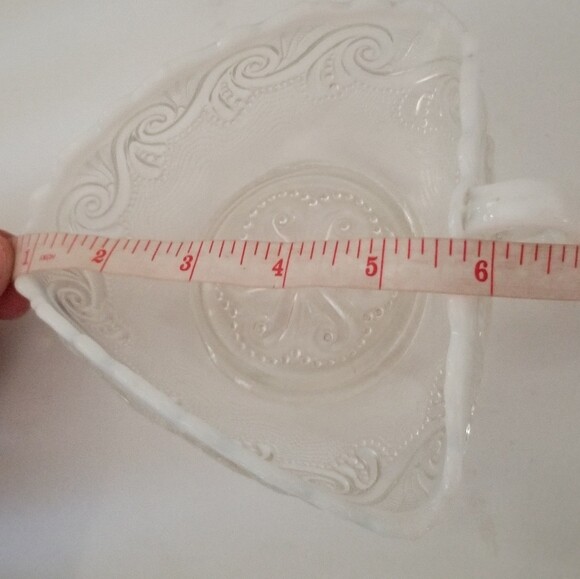 Lemon wedge glass plate