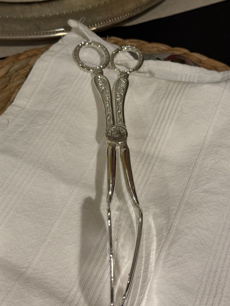 Silver Metal Cake/Pie Slice Server with Floral Pattern Handle, Glossy Finish