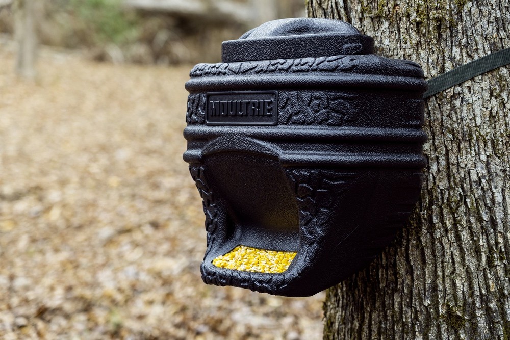 40lb. Feed Bin. - Easy Fill Gravity Feeder - 6 Gallon Capacity