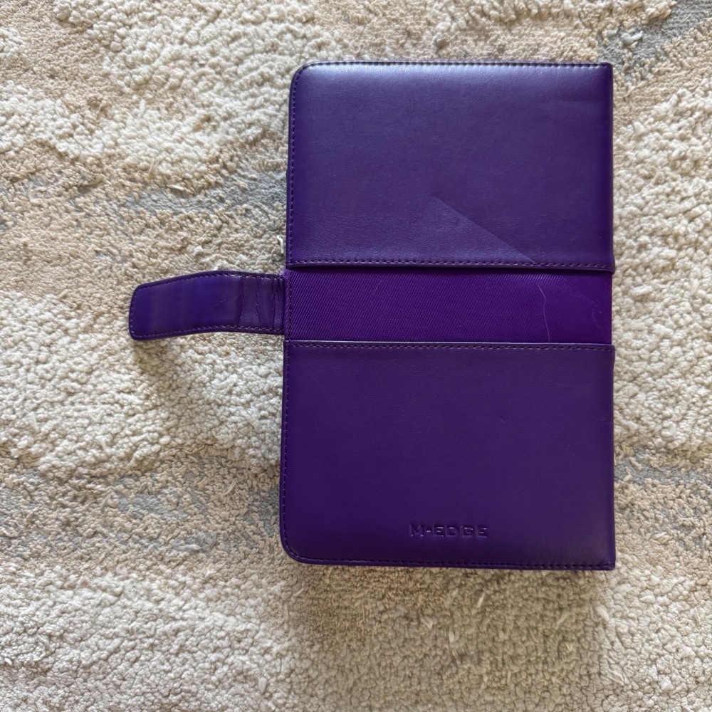 Nook ereader w/ m-edge purple foldabel case