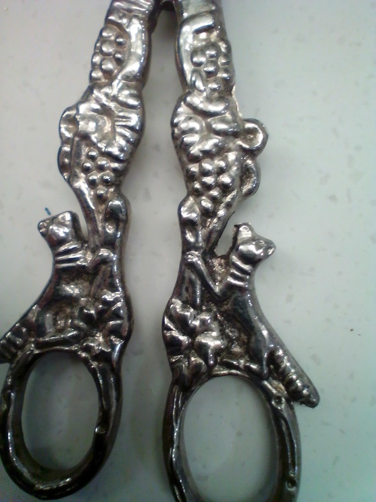 Grape Scissors - Vintage with Animal Design