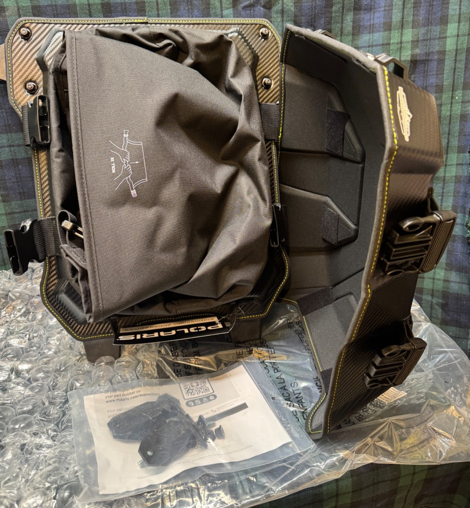 Polaris 2890632 Lock & Ride Flex Medium Burandt Bag Neon Switchback