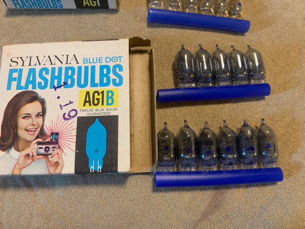 2 VTG PARTIAL PACKAGES OF SYLVANIA FLASHBULBS