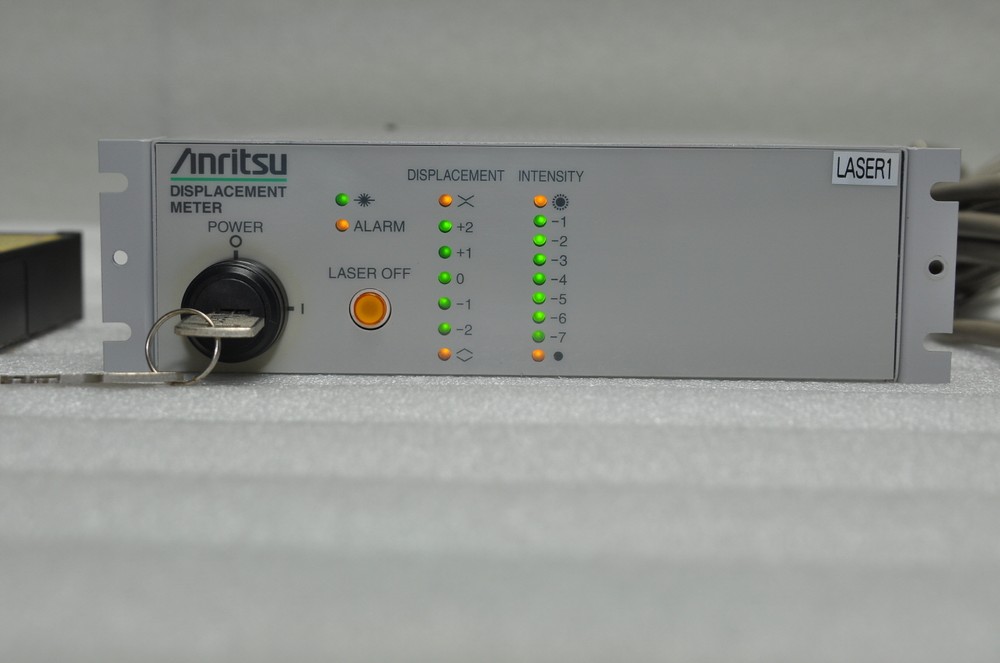 ANRITSU DISPLACEMENT KL2300A + LASER SENSOR HEAD KL1301BMBH & extension cable
