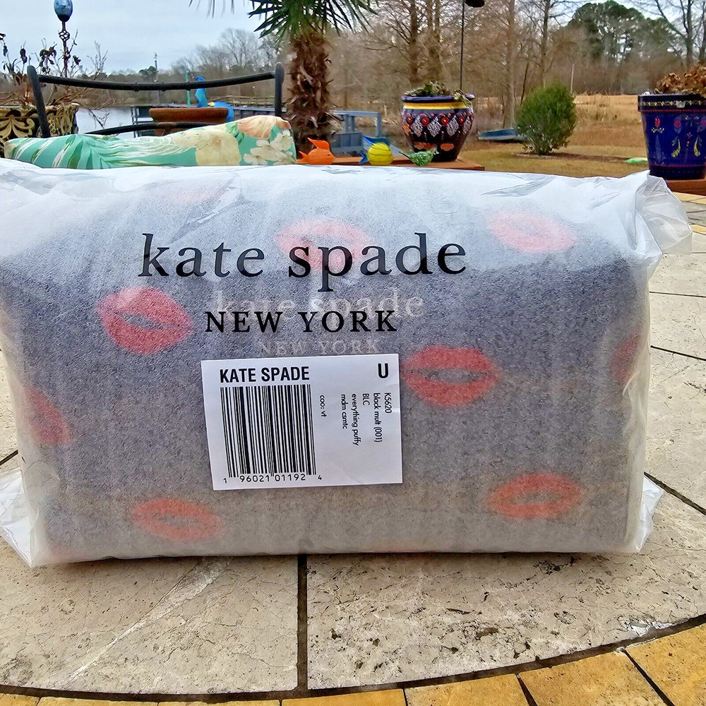 kate spade- Little Better- Everything Puffy- Medium Cosmetics Case- Black- NWT