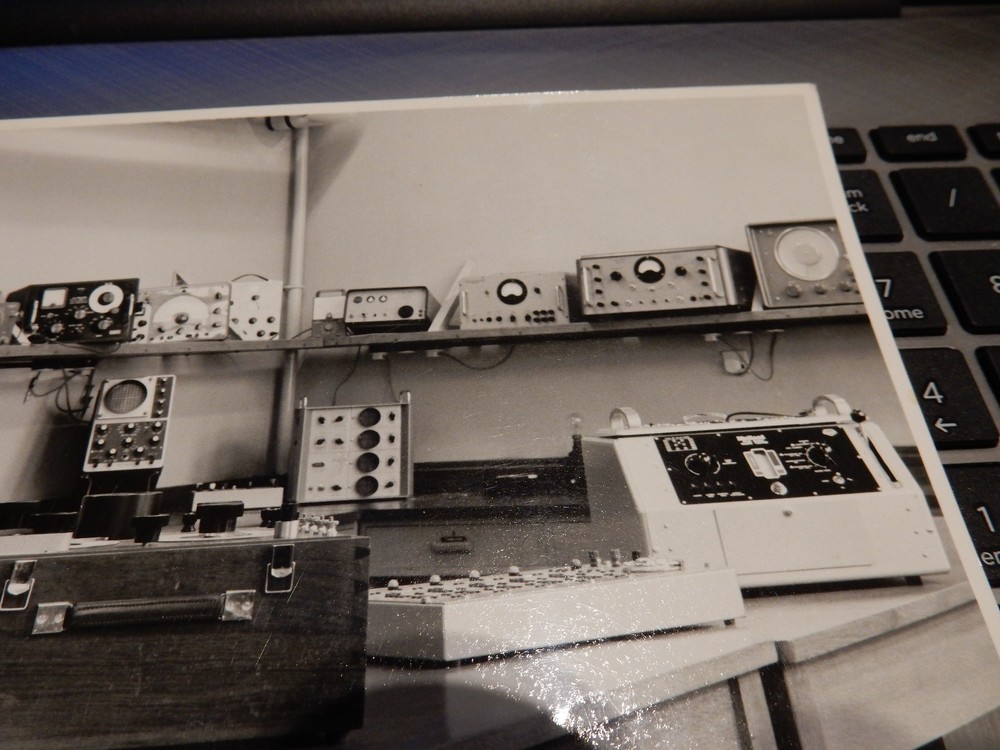 SWANSEA TECHNICAL COLLEGE GORSEINON SCIENTIFIC INSTRUMENTS DISPLAY SCOPES ETC