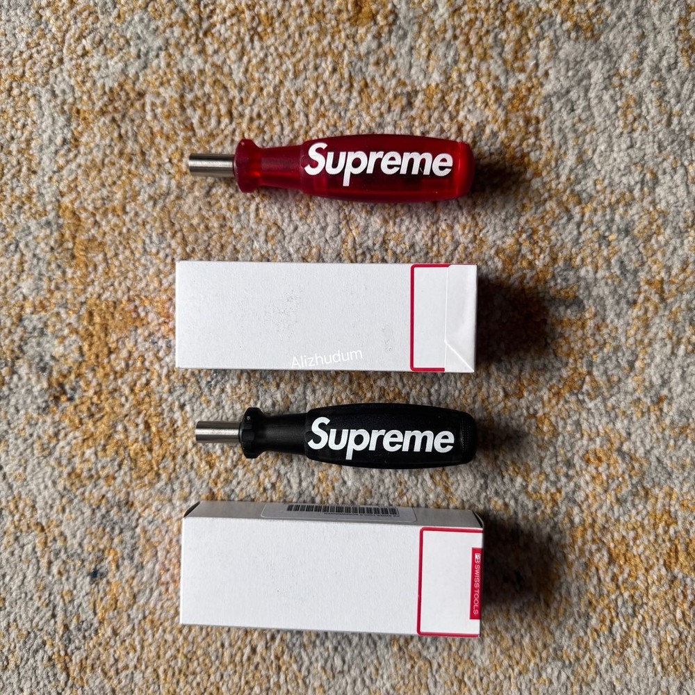 SUPREME SS25 ®/PB SWISS TOOLS SCREWDRIVER BLACK RED