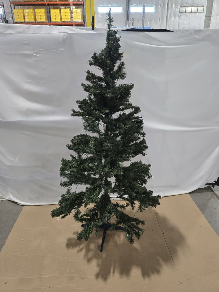 GENERIC ARTIFICIAL CHRISTMAS TREE 6FT -GREEN