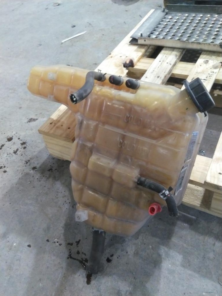 For 2020 INTERNATIONAL LT RADIATOR OVERFLOW TANK ,  MN