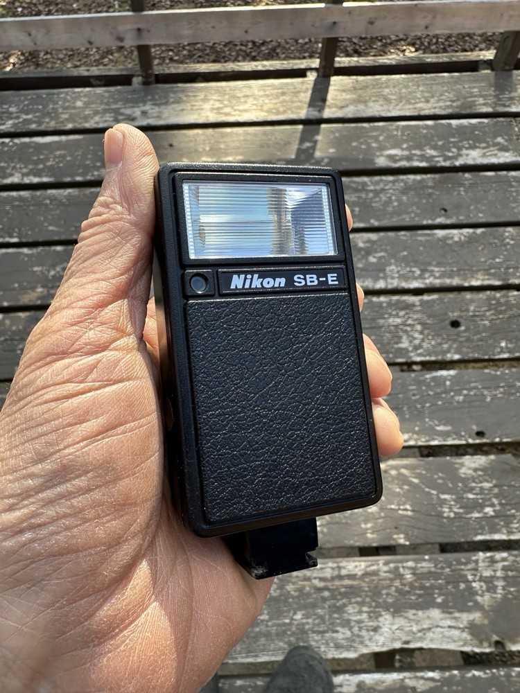 Nikon SB-E Speedlight Shoe Mount Flash Nikon FM FE FE2 FM2