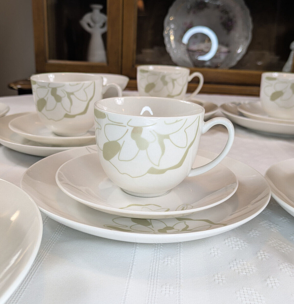 Gust Spring Floral 29 Pc Dinnerware Set Plates Bowls Cups Missing 1 Plate Dahlia