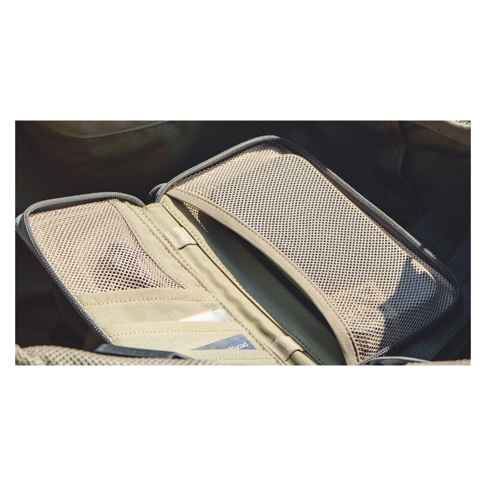 VIKTOS Upscale Travel Black Wallet (2012001)