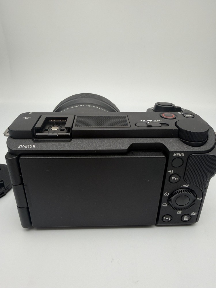 Sony zv-e10 ii 26 MP Compact Digital Camera Mint Condition!