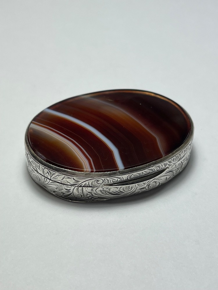 Antique Engraved Sterling Silver Agate Snuff Box (33.2 grams)