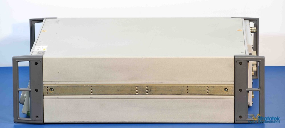 Fluke 5700A Multifunction Calibrator with Active Calibration by Fluke