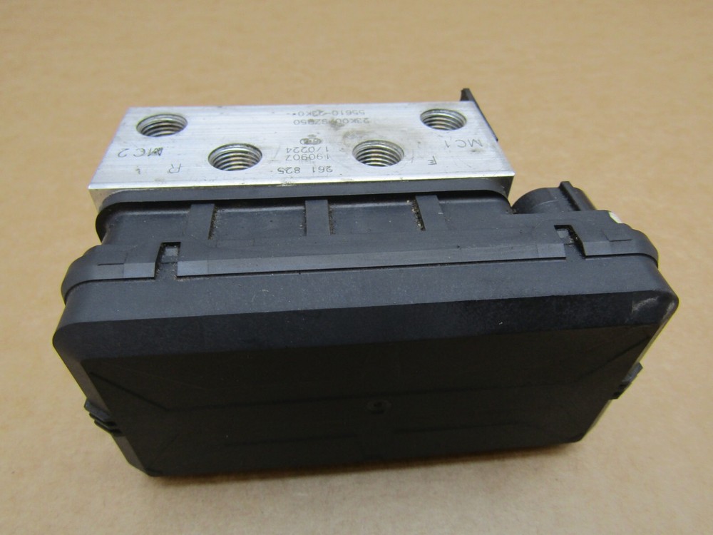 Suzuki GSX-R125X AM0 2020 ABS control unit module (13039)