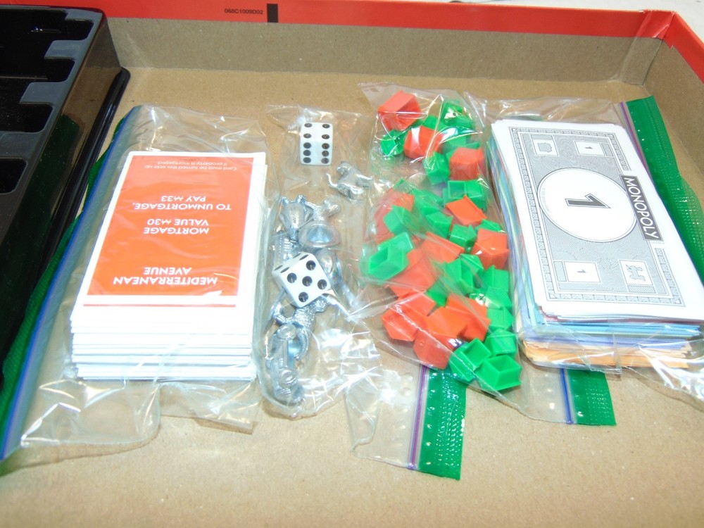 Monopoly Parker Brothers Classic Board Game - 2021