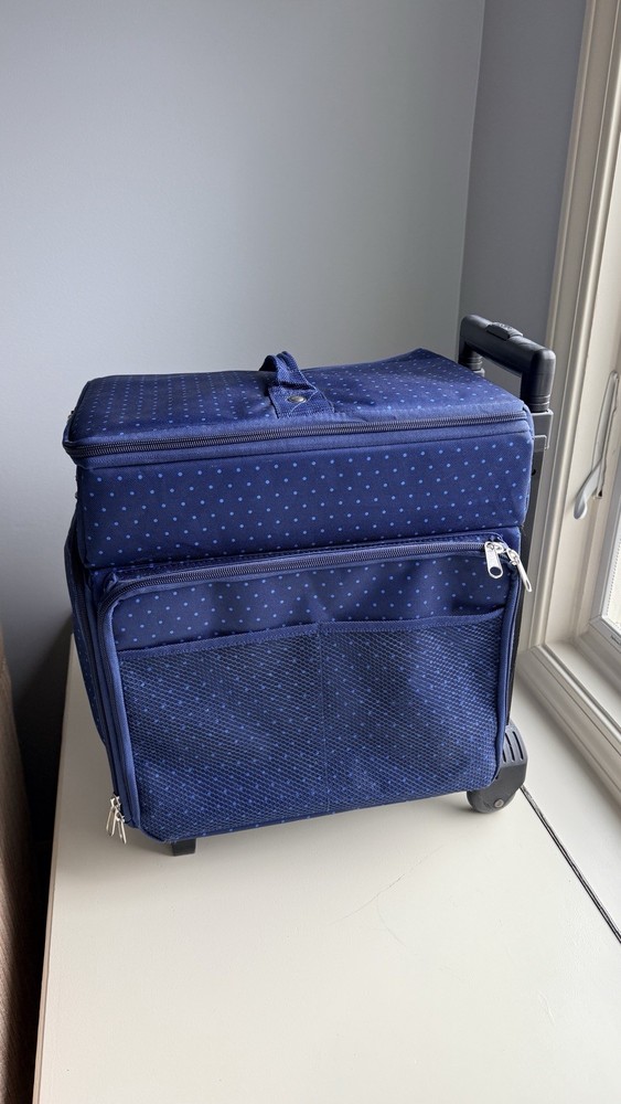 Stella and Dot Spinner Rolling Case.  All Purpose For Crafts, Sewing, Art.