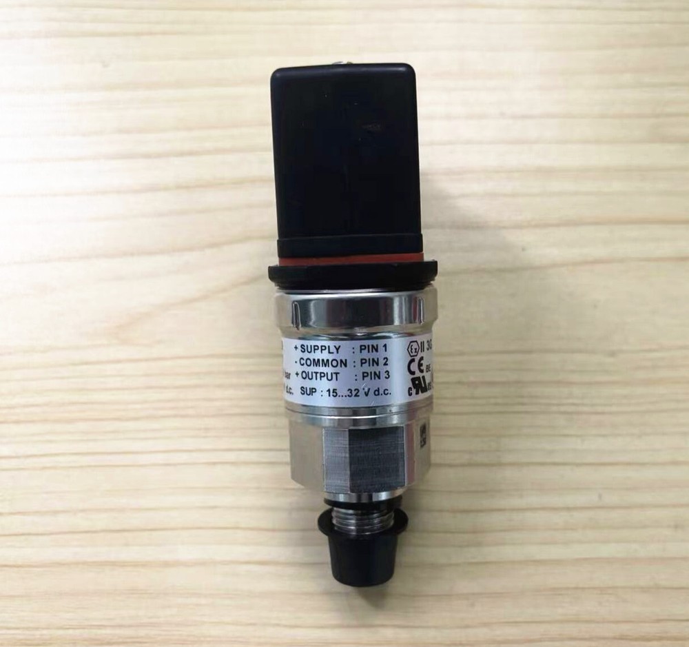 New Danfoss MBS3050 060G3557 pressure sensor