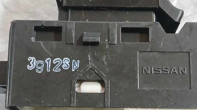 254111FA0A Rear Right Window Regulator Switch Nissan Note E12 5218581