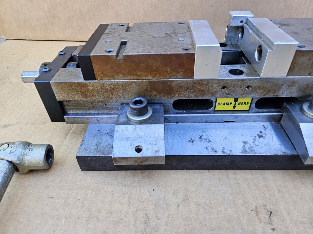 Kurt 4" ?? Vise Milling Machine Used