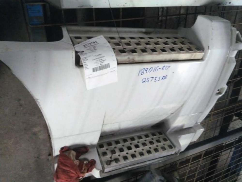 For 2019 VOLVO VNL SIDE FAIRING Right , MS