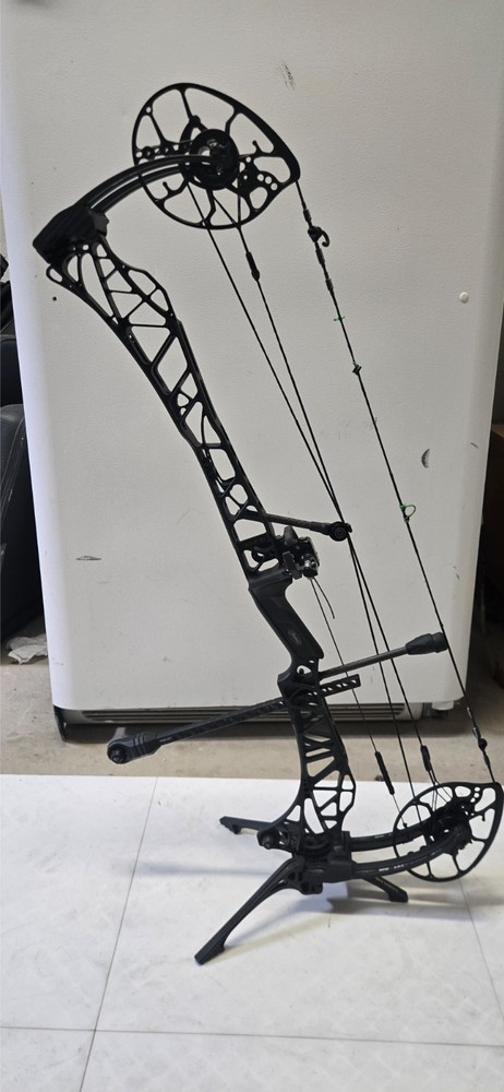mathews lift x 33 blackout
