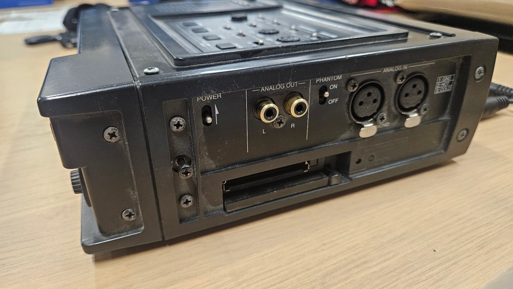 Fostex FR-2 Field Memory Recorder | 2-channel, Timecode Generator, TC Sync Cable