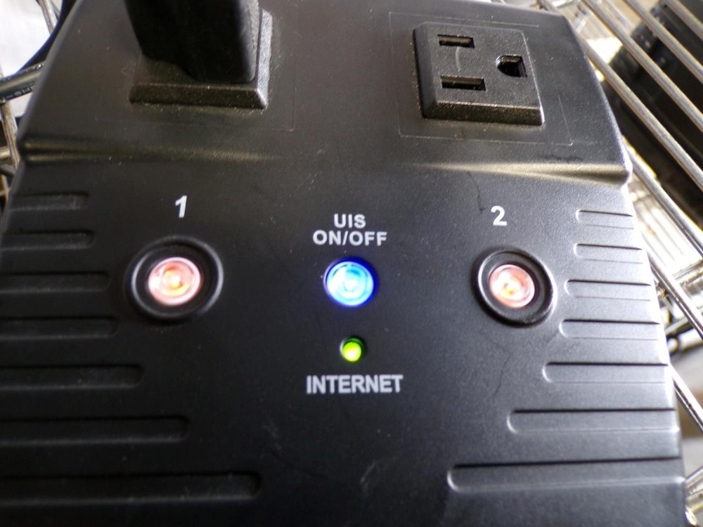 UIS-522b Internet Controlled Power Switch Auto Reboot Router Modem (B3900)