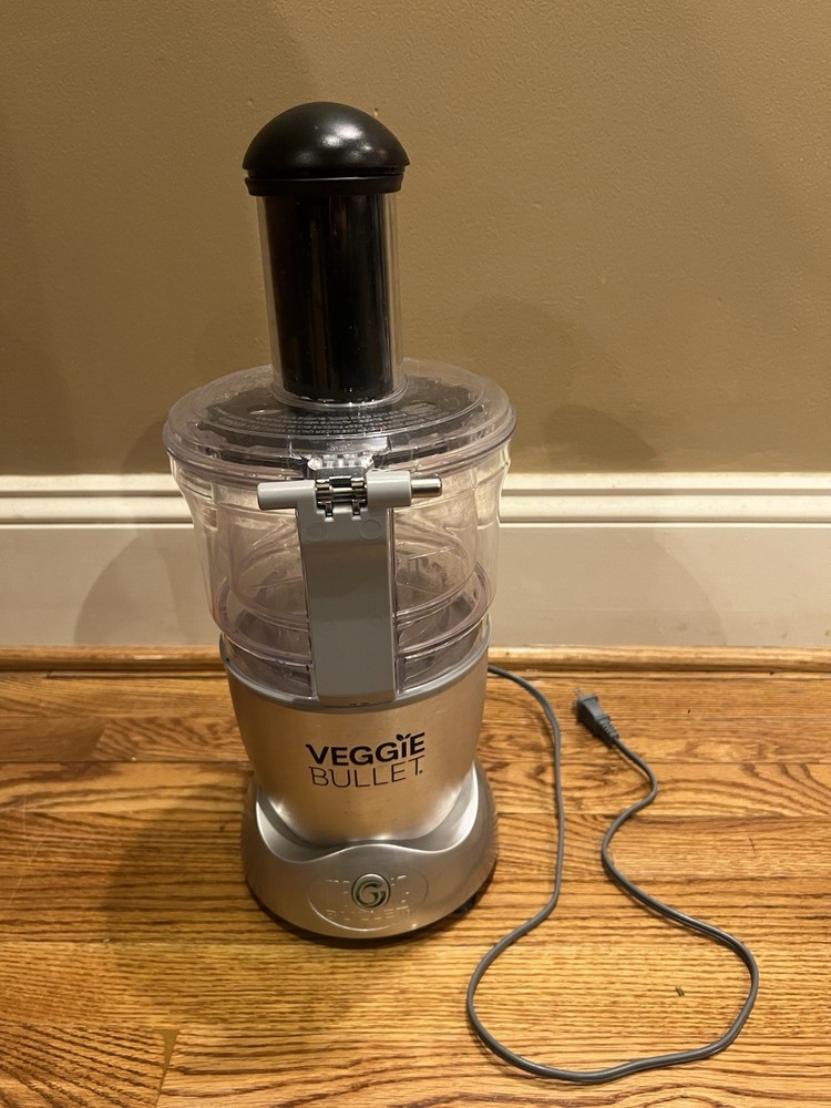 VEGGIE BULLET Model VB102 Electric Spiralizer Food Processor Silver Nice!!