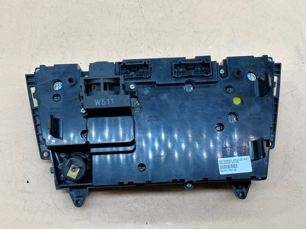 Volvo V70 station wagon climate control panel heater control panel ALPS 30746022 R272