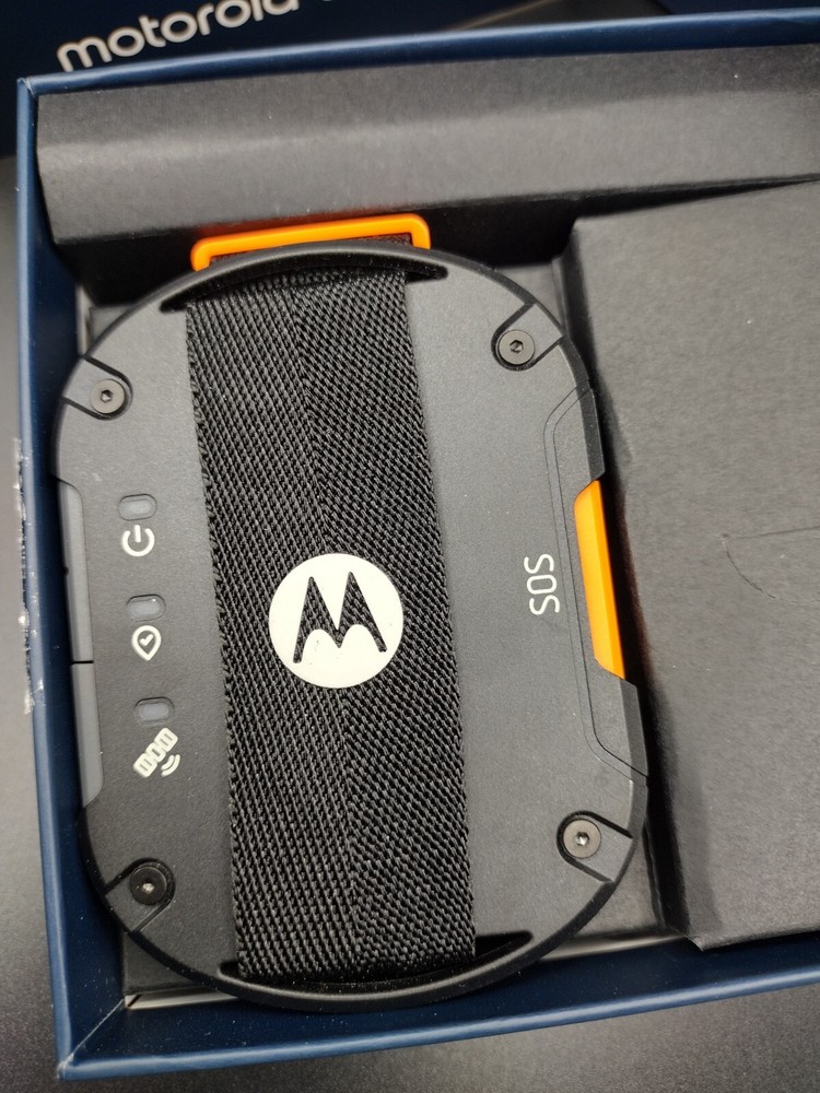 Motorola Defy Satellite Handheld GPS Global Communicator Link