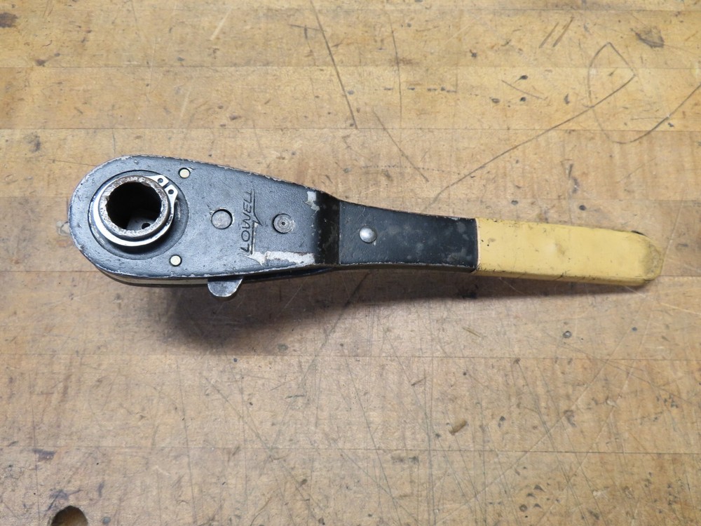 Vintage Lowell reversible ratcheting changeable insert head size ratchet (@D93)