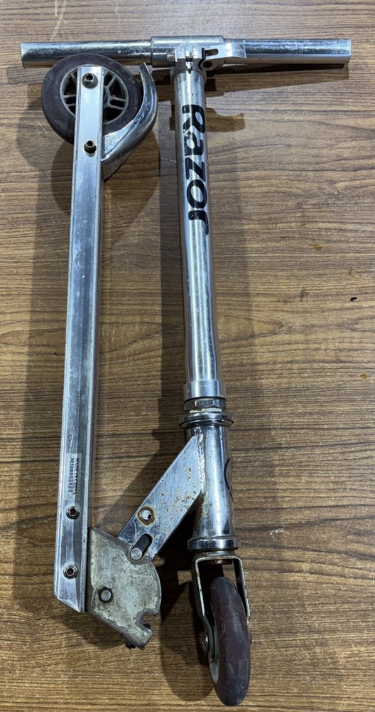 Razor Kick folding Scooter Red-Needs Work