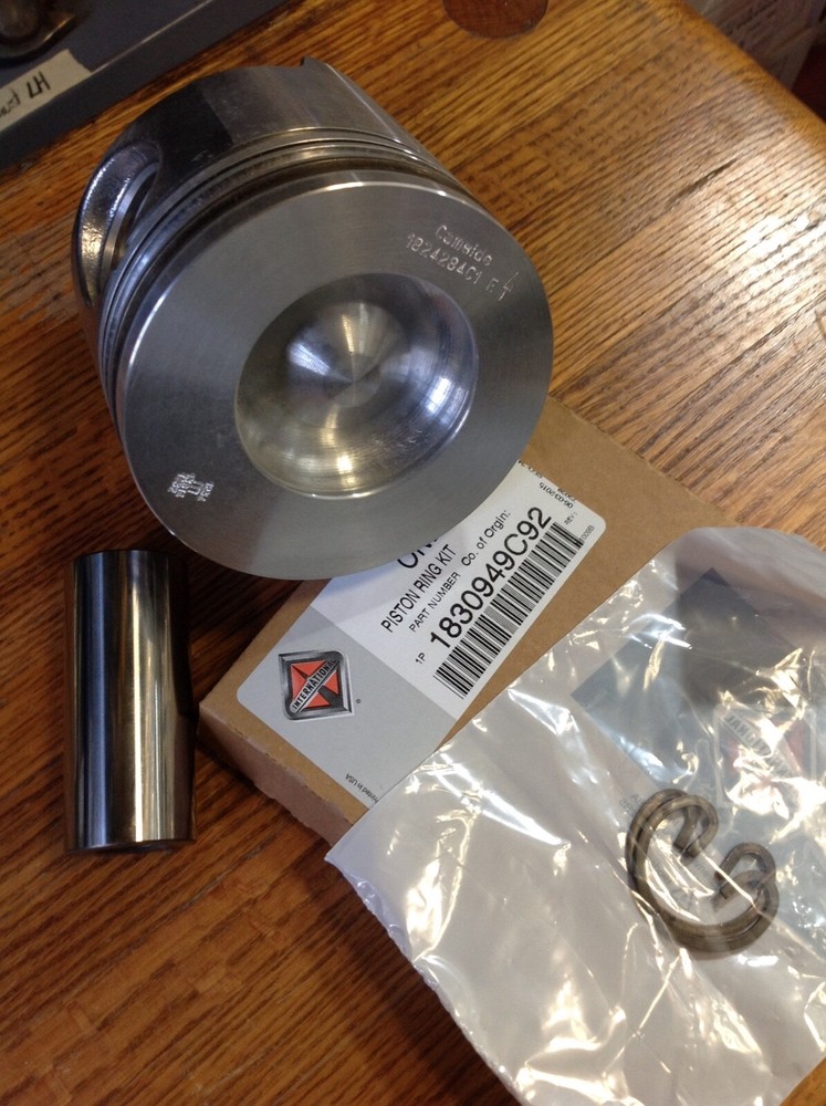 INTERNATIONAL KIT PISTON & RINGS 1830953C92