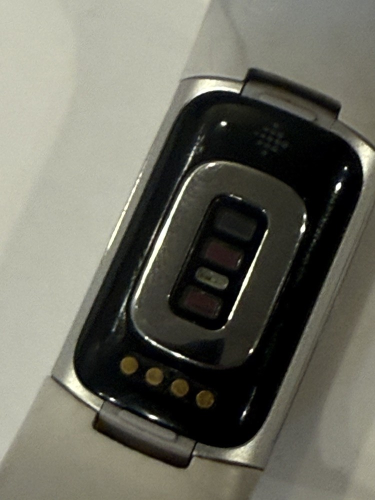 Fitbit Charge Activity Fitness Tracker No Charger works great