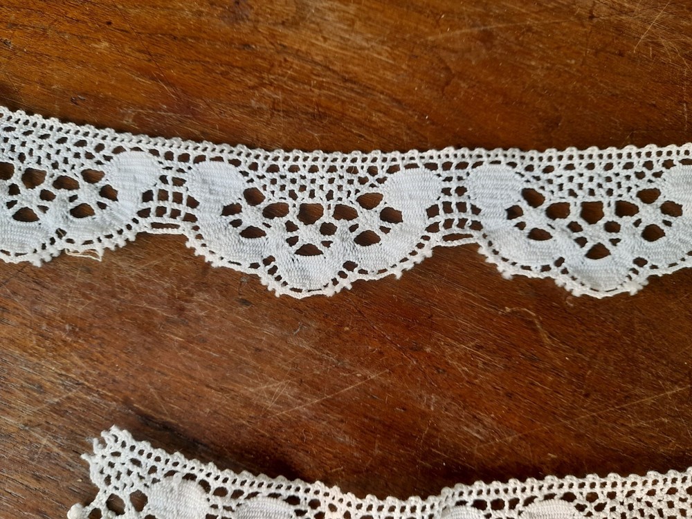 VINTAGE crochet strip