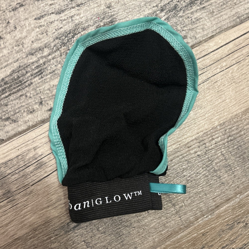 Urban Glow  Exfoliating Mitt
