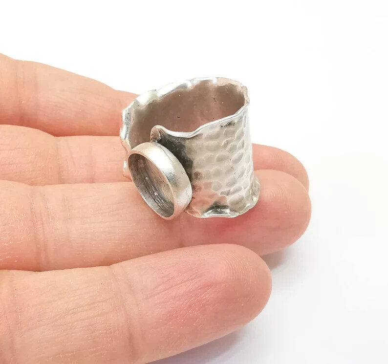 Hammered Ring Blank Setting, Brass Ring Bezel, Cabochon Mounting 12mm G33602