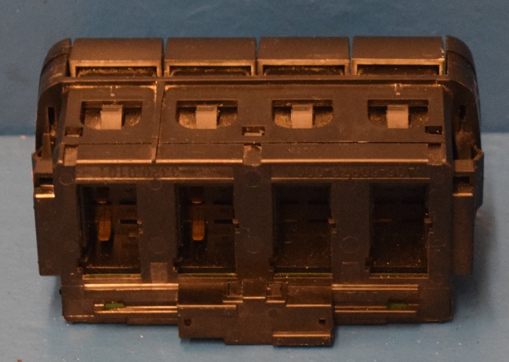 FREIGHTLINER SWITCH CRADLE PANEL MODULE A06-60973-000 - 20878