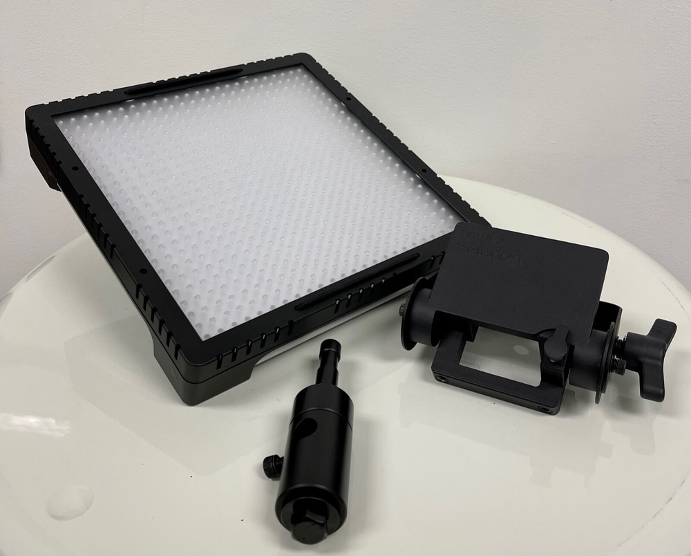 STRAND LIGHTING STUDIO PANEL LED 1X1 LIGHT / SELECON / Model PLSTUPNL-03