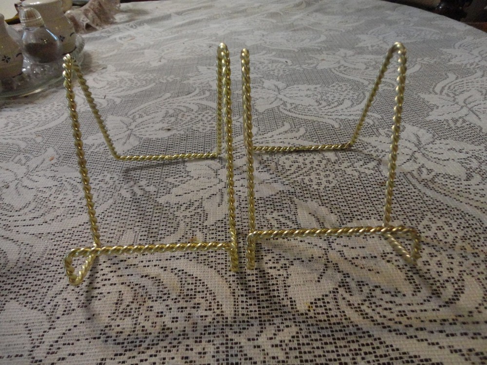 2 gold tone twistable wire display stands easels