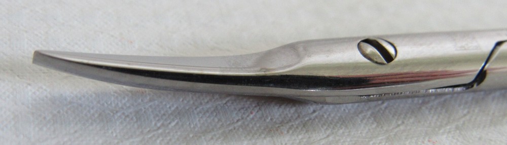 Aesculap BC901R Supercut Delicate Wave Cut Curved Scissors 4-1/4" Sharp /Sharp