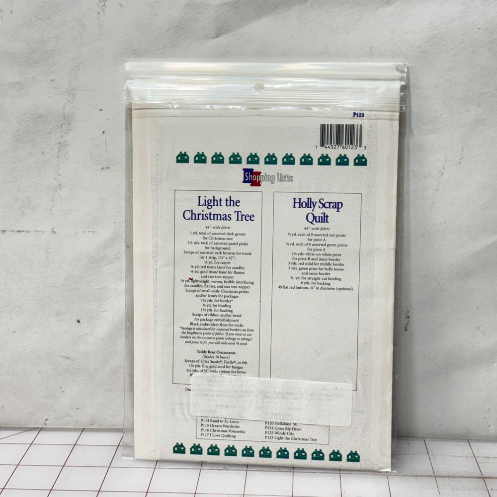 Light the Christmas Tree & Holly Scrap Quilt Pattern That Patchwork Place P123